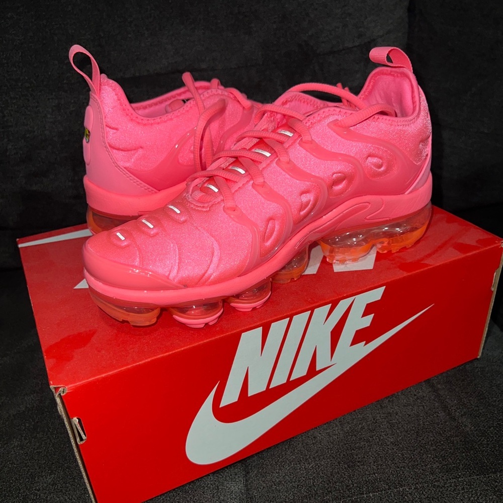 NEW Nike air vapor max plus bubble gum pink size 7.5 womans